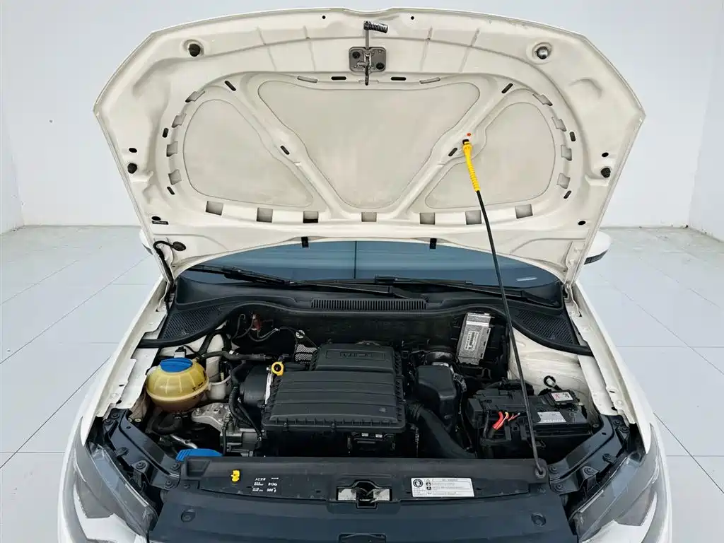 Volkswagen Volkswagen Polo 2018 1.5L Automatic Comfort Model 2019 - thumbnail 21