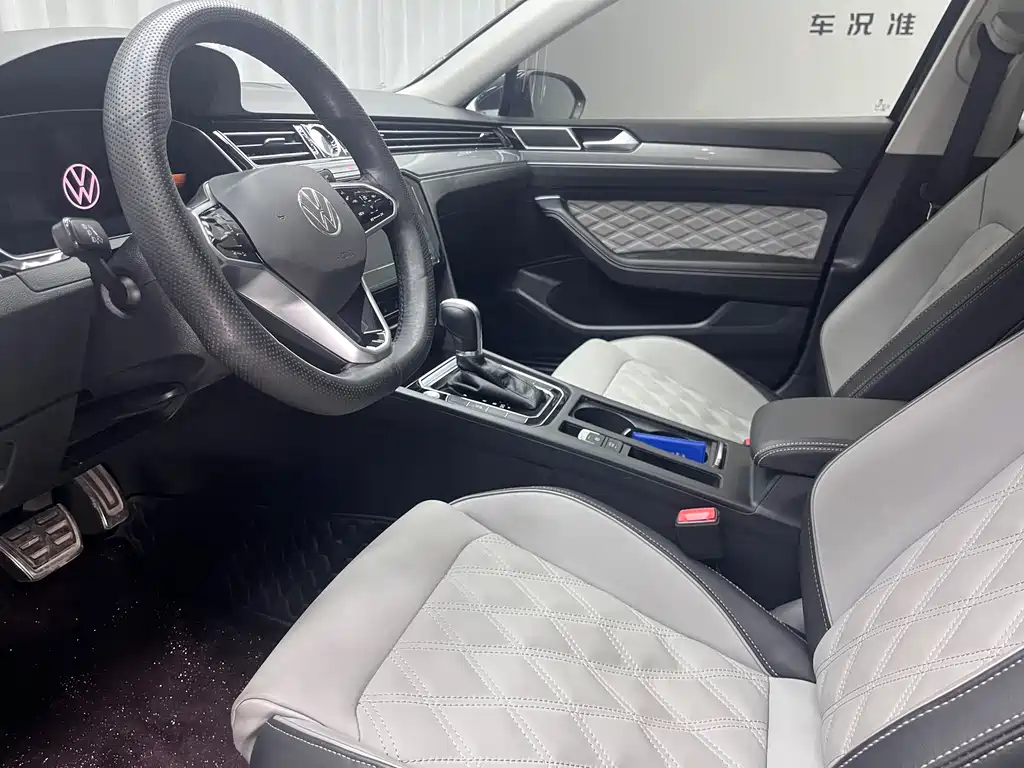 Volkswagen Magotan 2023 2 Million Units Commemorative Edition 280TSI DSG Leading Model 2023 - thumbnail 3
