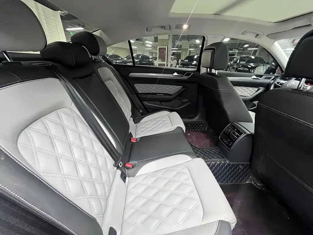 Volkswagen Magotan 2023 2 Million Units Commemorative Edition 280TSI DSG Leading Model 2023 - thumbnail 8