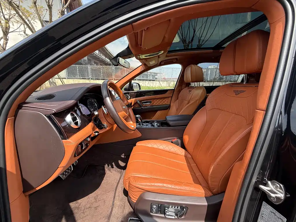 Bentley Bentayga 2016 6.0T Standard Edition 2016 - thumbnail 7