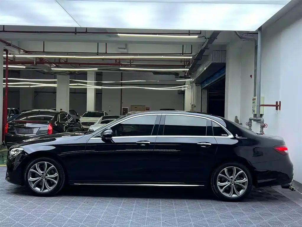 Mercedes-Benz Mercedes-Benz E-Class 2022 Model Year Facelift Three E 300 L Sport Luxury Edition 2022 - thumbnail 3