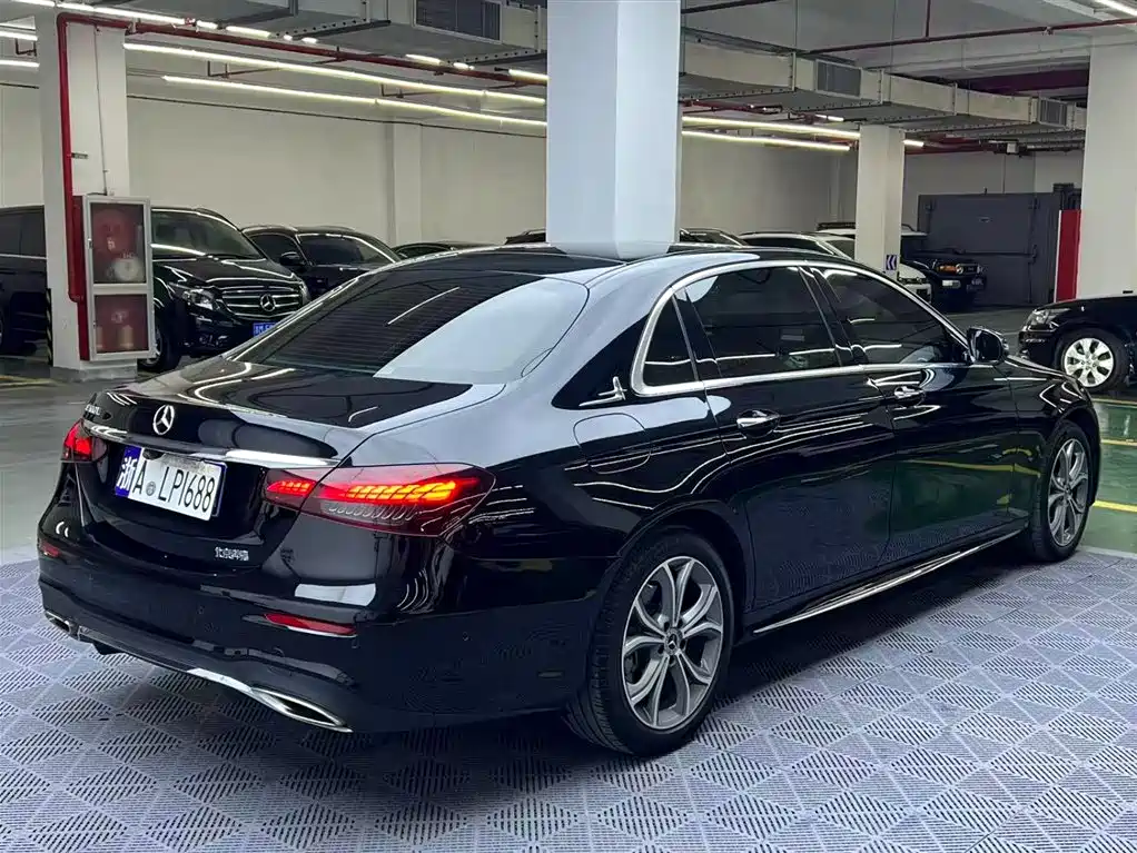 Mercedes-Benz Mercedes-Benz E-Class 2022 Model Year Facelift Three E 300 L Sport Luxury Edition 2022 - thumbnail 4