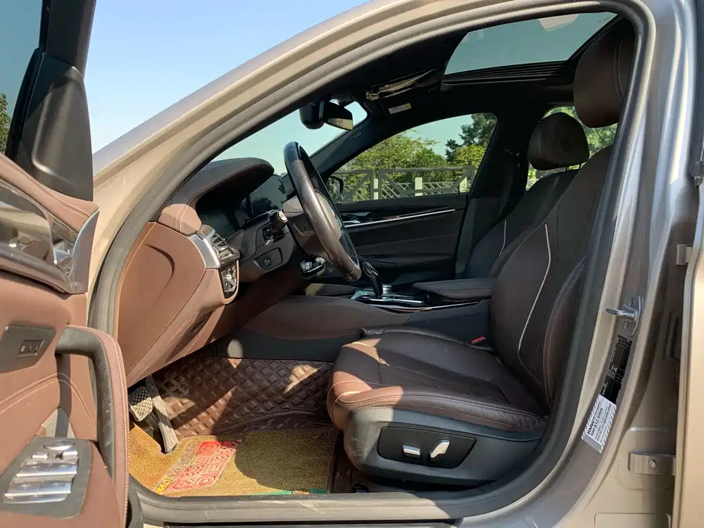 BMW BMW 5 Series 2021 525Li Luxury Package 2021 - thumbnail 14