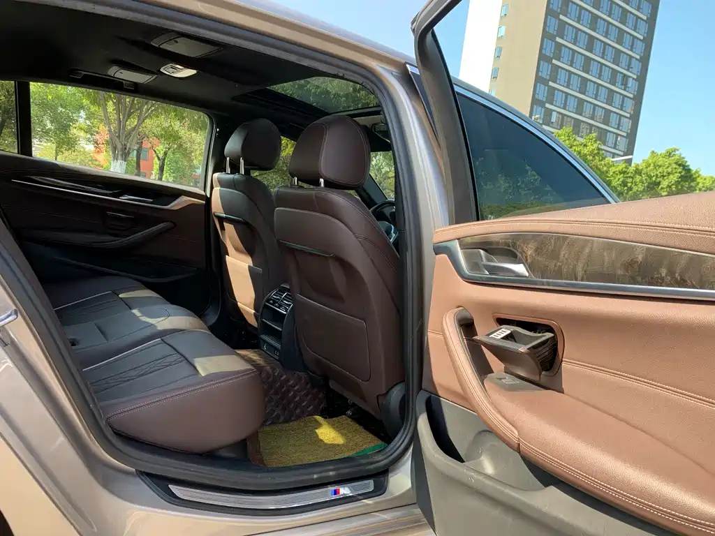 BMW BMW 5 Series 2021 525Li Luxury Package 2021 - thumbnail 17