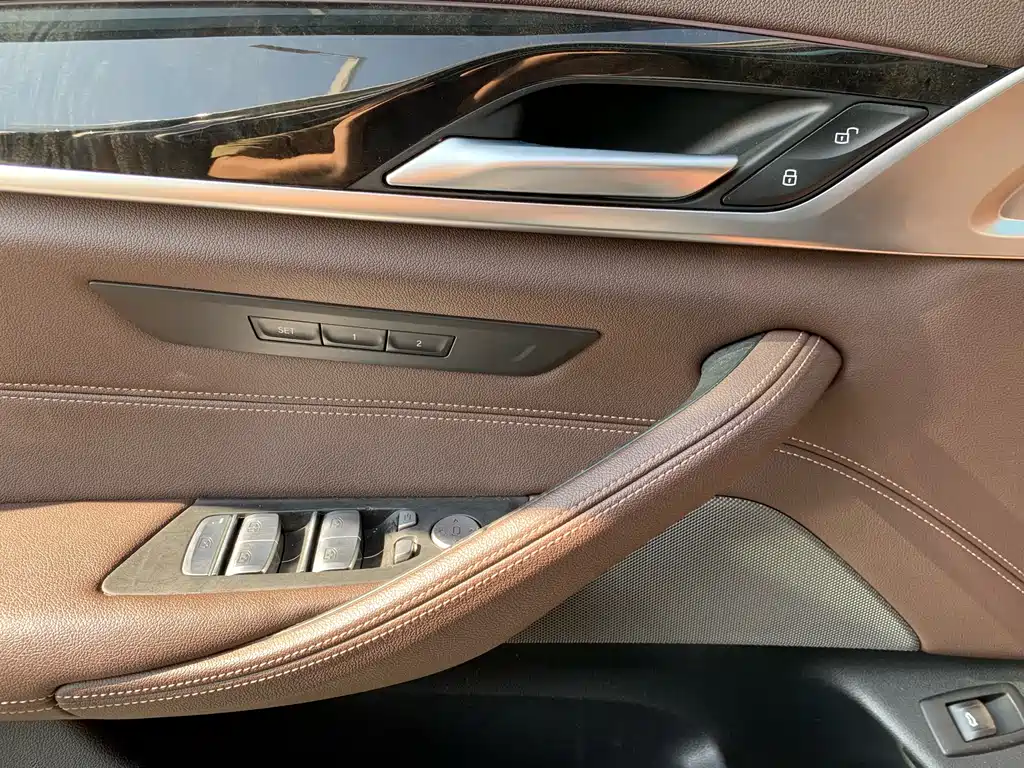 BMW BMW 5 Series 2021 525Li Luxury Package 2021 - thumbnail 22