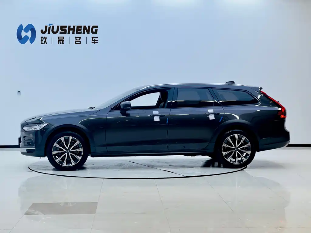 Volvo Volvo V90 2021 Cross Country B5 AWD Intelligent Distance Edition 2021 - thumbnail 3