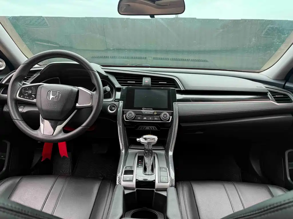 Honda Honda Civic 2016 220TURBO CVT Luxury Edition 2018 - thumbnail 6