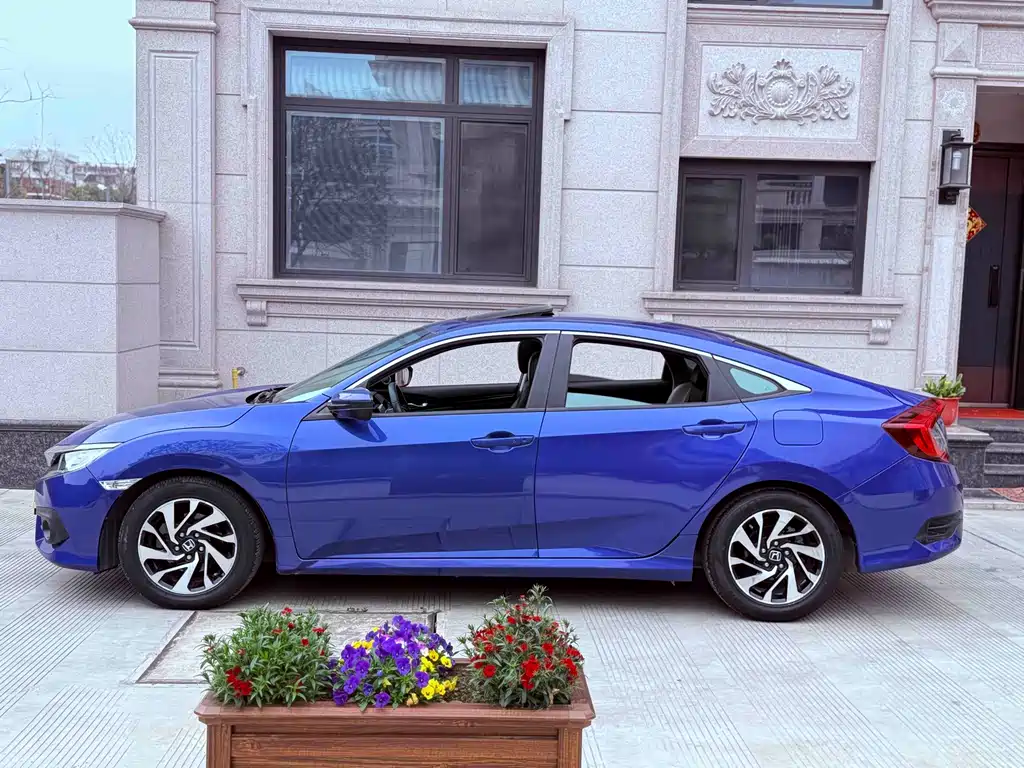 Honda Honda Civic 2016 220TURBO CVT Luxury Edition 2018 - thumbnail 9