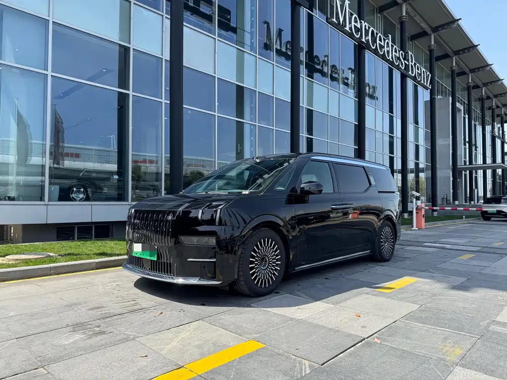 Zeekr Zeekr 009 2024 7-seater AWD 108kWh 2025 - thumbnail 2