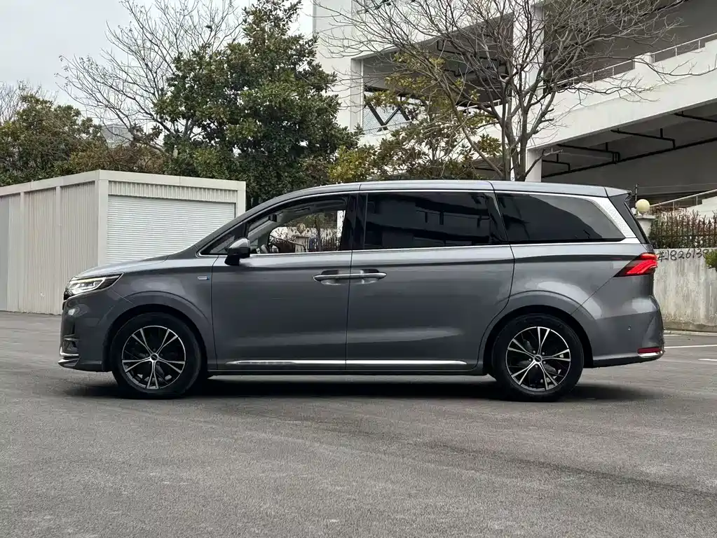 Roewe Roewe iMAX8 2023 400TGI Premium Edition 2025 - thumbnail 11
