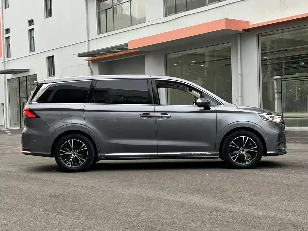 Roewe Roewe iMAX8 2023 400TGI Premium Edition 2025 - thumbnail 12