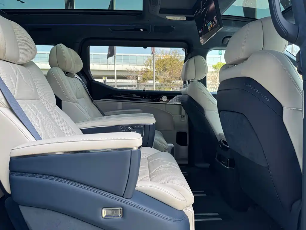 Zeekr Zeekr 009 2024 7-seater AWD 108kWh 2025 - thumbnail 16