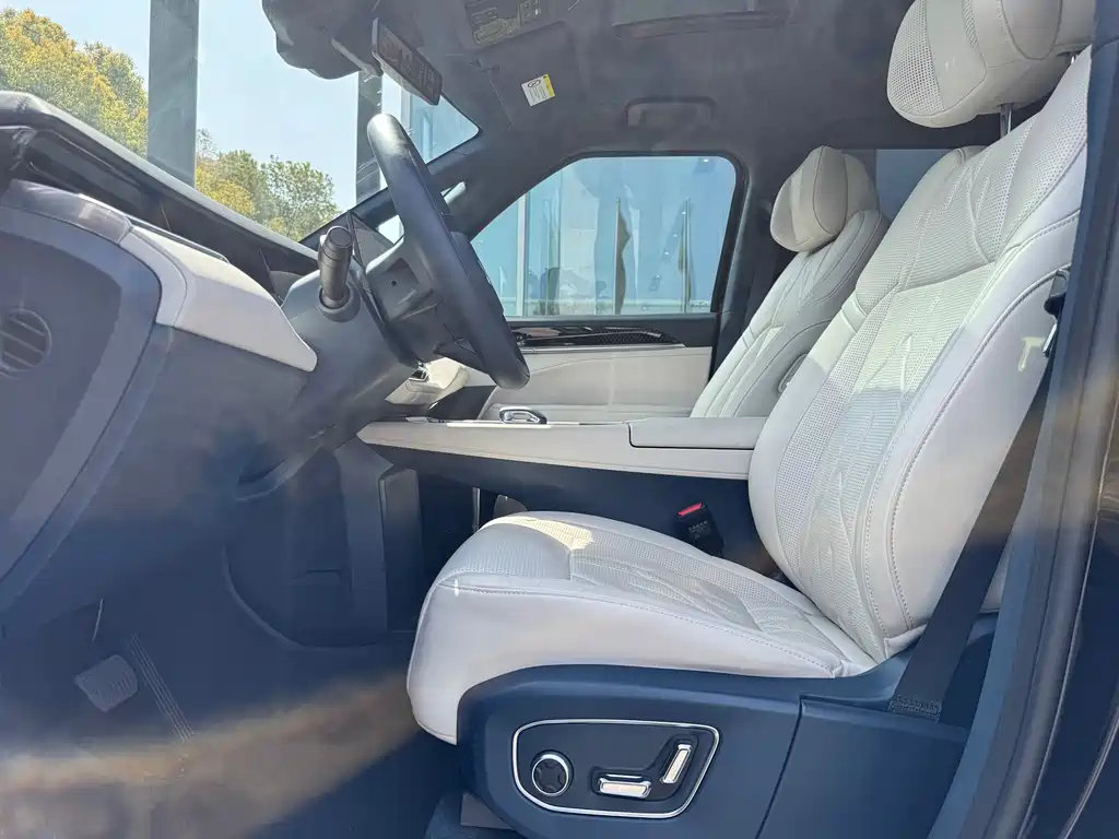 Zeekr Zeekr 009 2024 7-seater AWD 108kWh 2025 - thumbnail 22