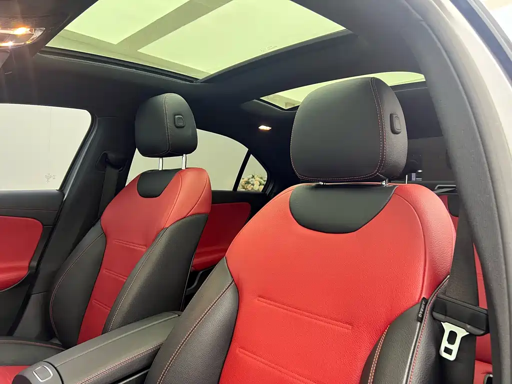 Mercedes-Benz Mercedes-Benz A-Class AMG 2022 AMG A 35 L 4MATIC 2022 - thumbnail 12