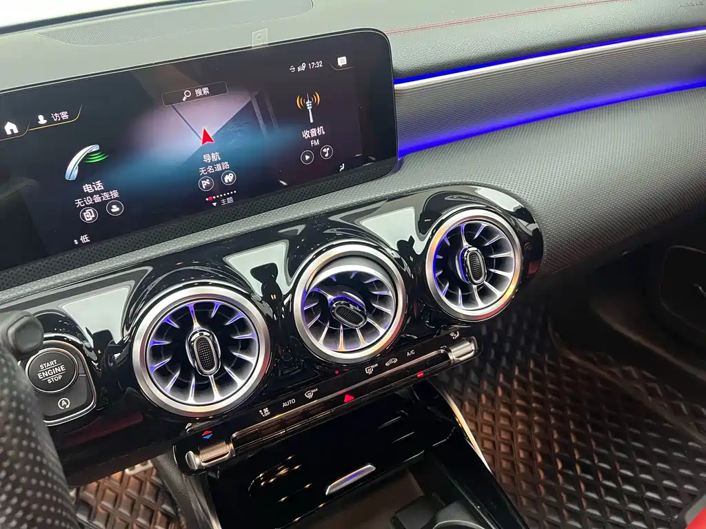 Mercedes-Benz Mercedes-Benz A-Class AMG 2022 AMG A 35 L 4MATIC 2022 - thumbnail 16
