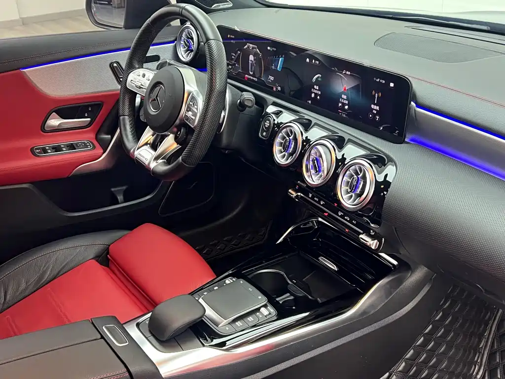 Mercedes-Benz Mercedes-Benz A-Class AMG 2022 AMG A 35 L 4MATIC 2022 - thumbnail 22