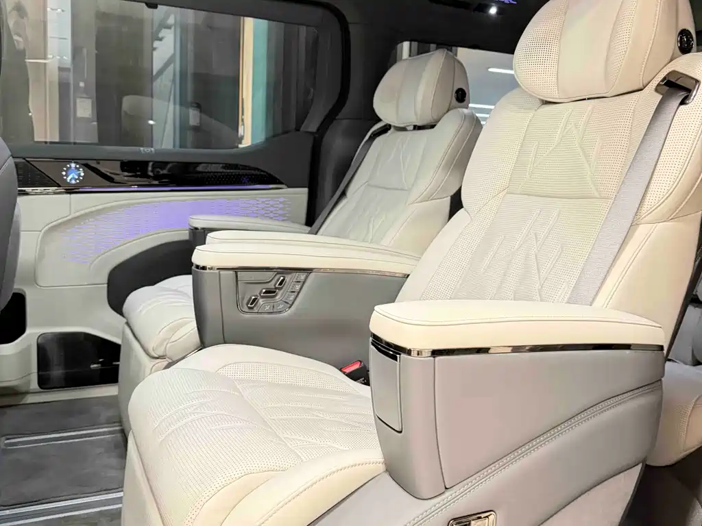 Zeekr Zeekr 009 2024 7-seater Aisle Version AWD 108kWh 2025 - thumbnail 6