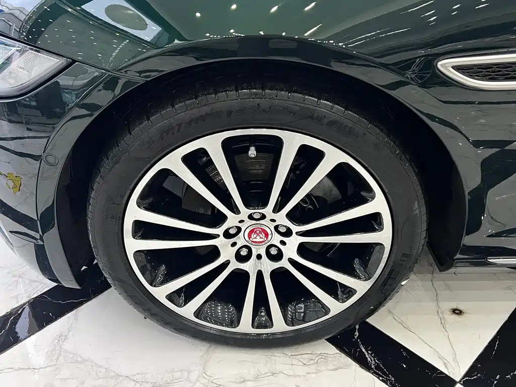 Jaguar Jaguar XFL 2024 2.0T P250 RWD Luxury Edition 2024 - thumbnail 13