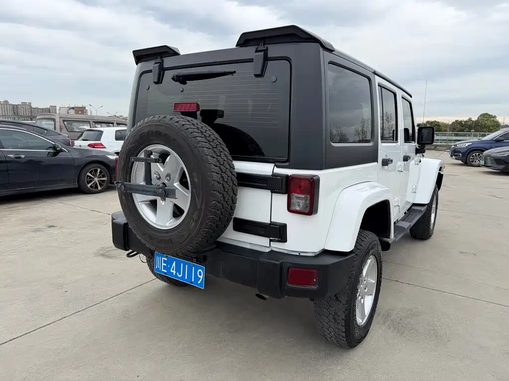Jeep Jeep Wrangler 2014 2.8TD Sahara 4-door 2014 - thumbnail 5