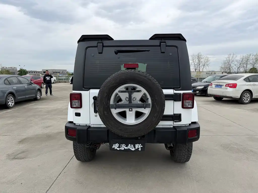 Jeep Jeep Wrangler 2014 2.8TD Sahara 4-door 2014 - thumbnail 8