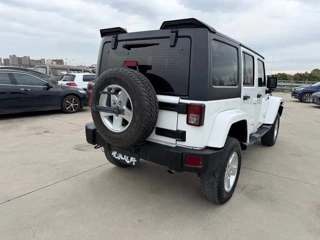 Jeep Jeep Wrangler 2014 2.8TD Sahara 4-door 2014 - thumbnail 9