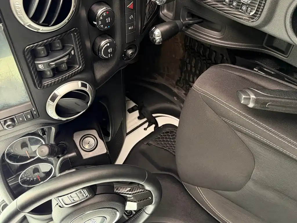 Jeep Jeep Wrangler 2014 2.8TD Sahara 4-door 2014 - thumbnail 13
