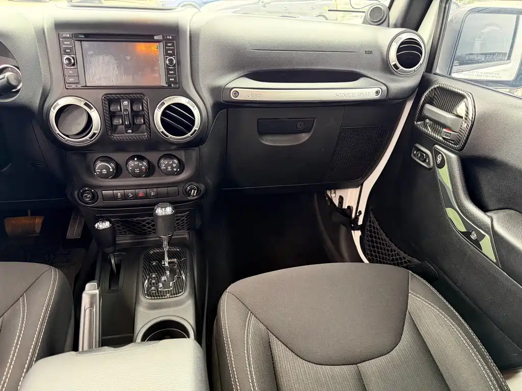 Jeep Jeep Wrangler 2014 2.8TD Sahara 4-door 2014 - thumbnail 23