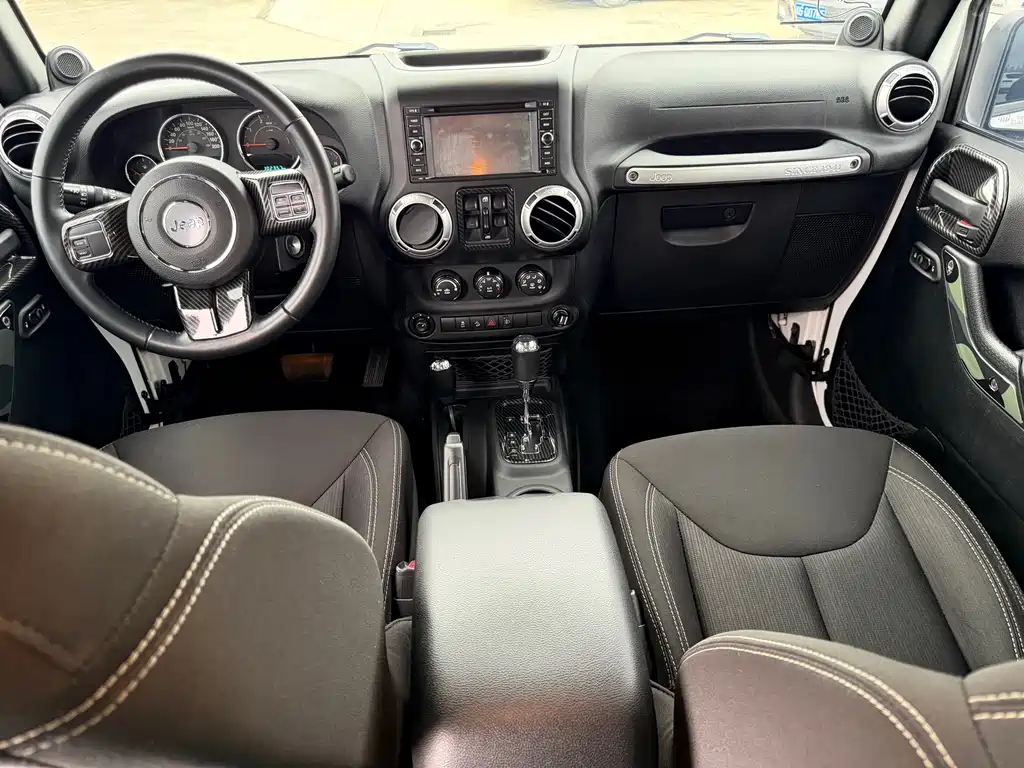 Jeep Jeep Wrangler 2014 2.8TD Sahara 4-door 2014 - thumbnail 24