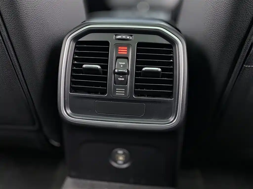 Porsche Porsche Macan 2017 Macan 2.0T 2017 - thumbnail 22
