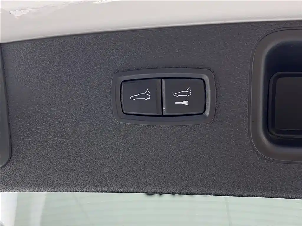Porsche Porsche Macan 2017 Macan 2.0T 2017 - thumbnail 28