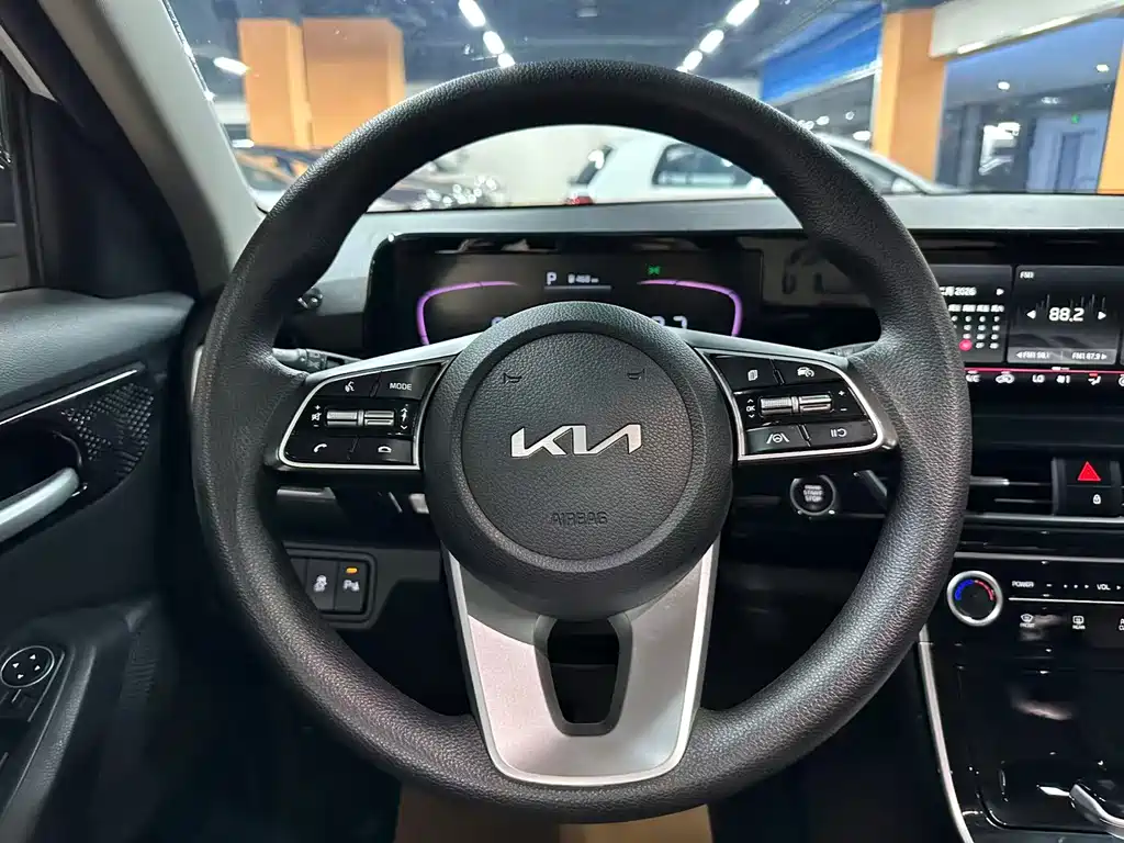 Kia Cerato 2023 1.5L CVT Luxury Edition 2023 - thumbnail 10