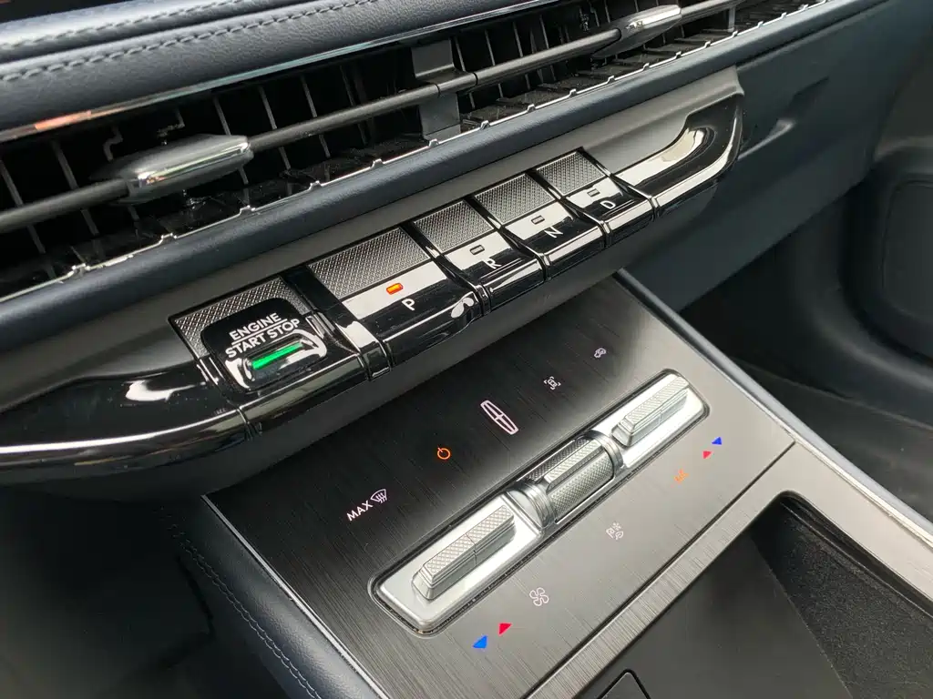Lincoln Lynk & Co 01 2024 1.5T Hybrid AWD Premium 2024 - thumbnail 27