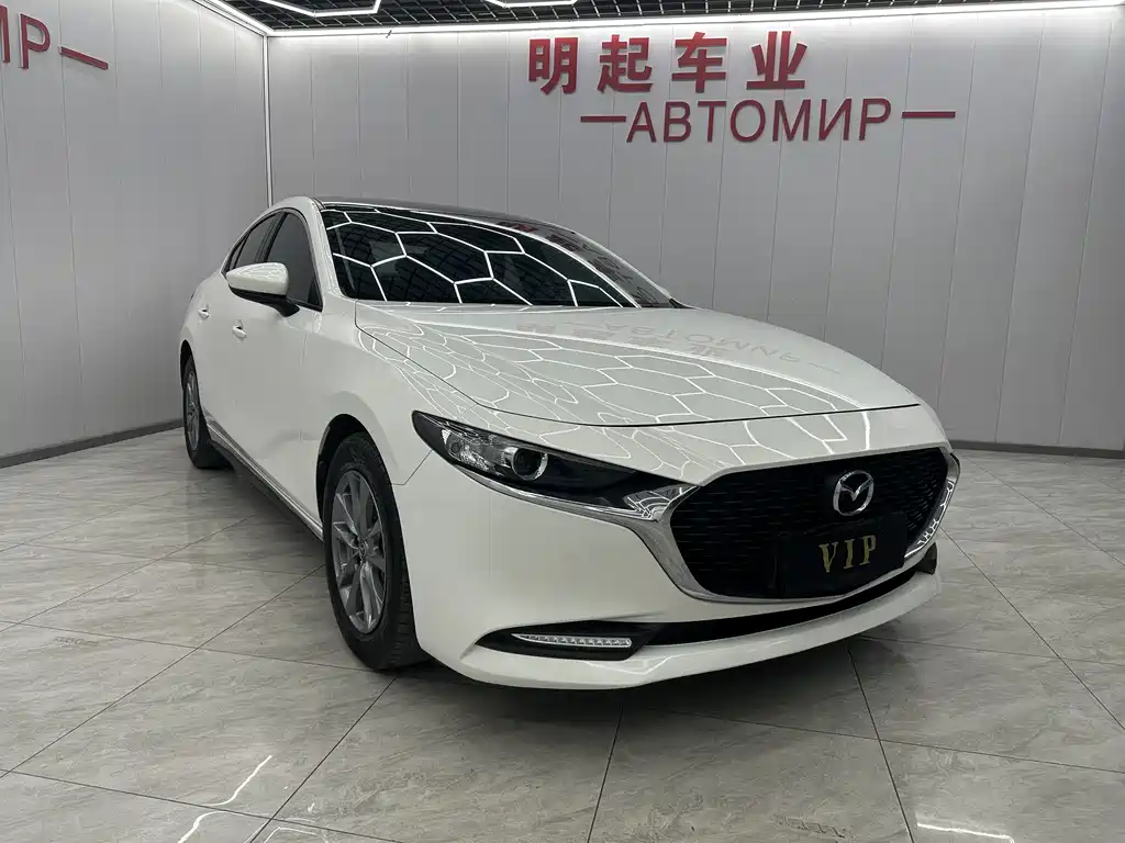 Mazda Mazda 3 Axela 2021 1.5L Automatic Premium Version 2021 - thumbnail 2