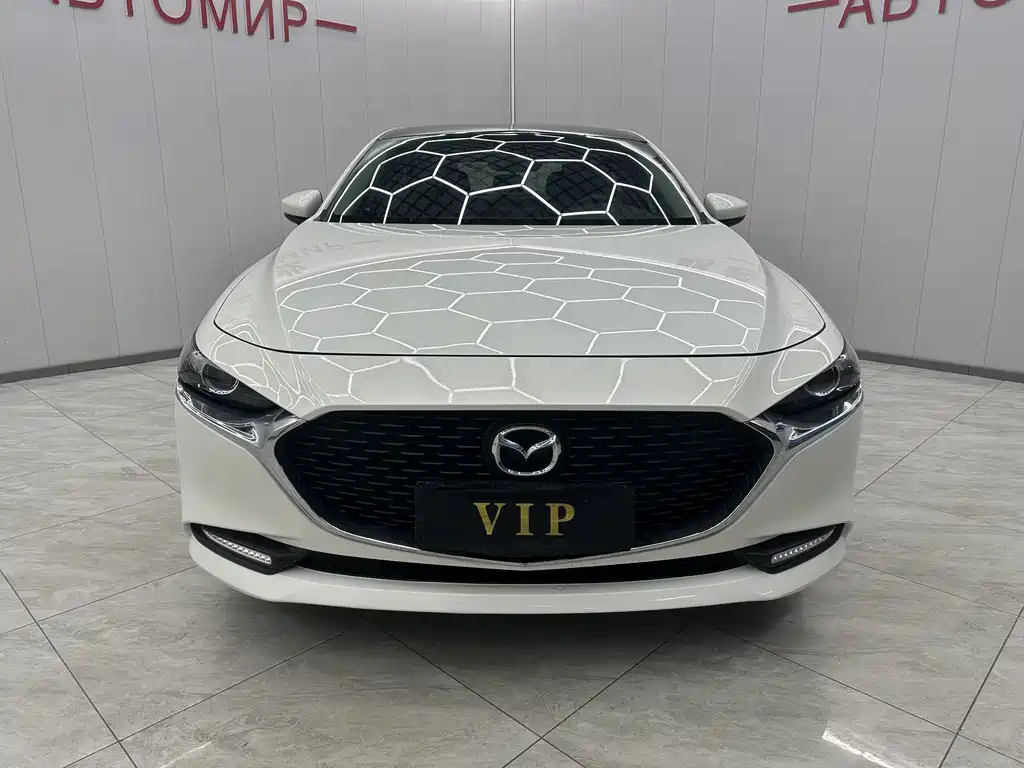 Mazda Mazda 3 Axela 2021 1.5L Automatic Premium Version 2021 - thumbnail 3