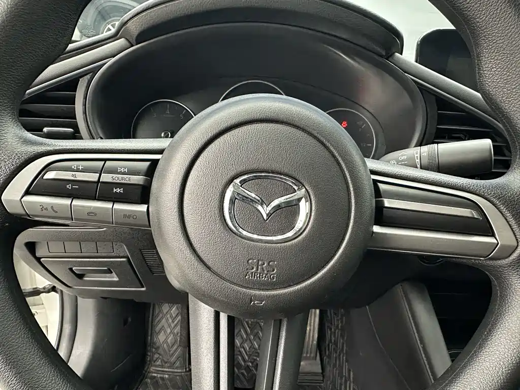 Mazda Mazda 3 Axela 2021 1.5L Automatic Premium Version 2021 - thumbnail 13