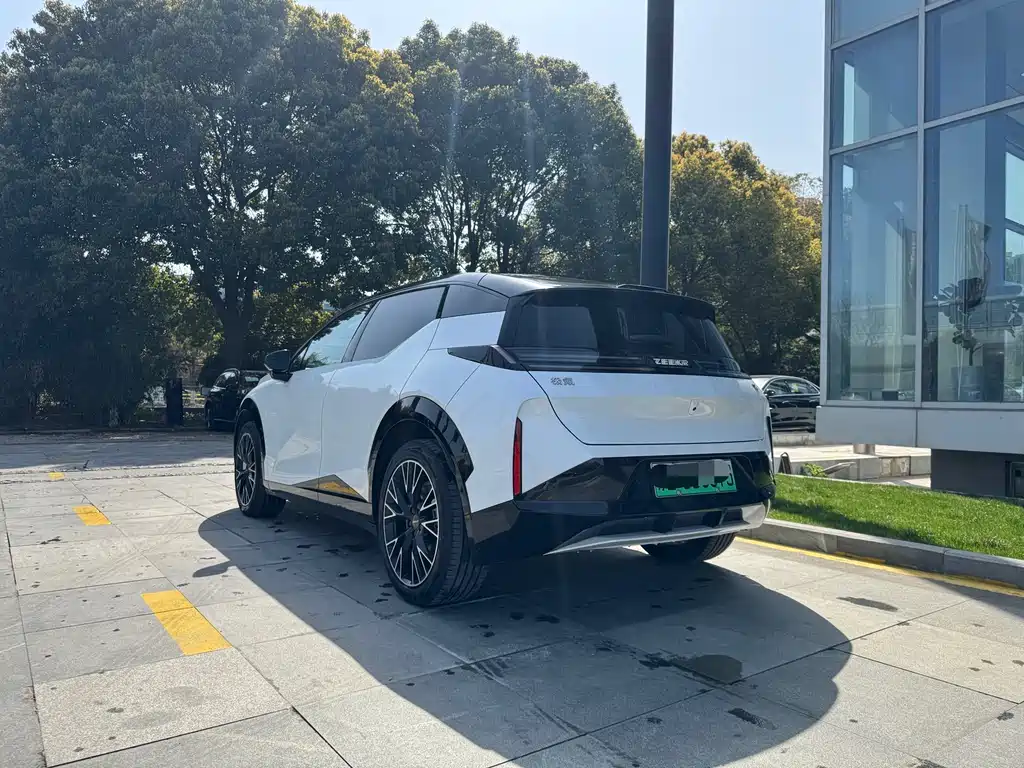 Zeekr Zeekr X 2025 Model Four-Seat Rear-Wheel Drive Magic Cube Edition 2024 - thumbnail 4