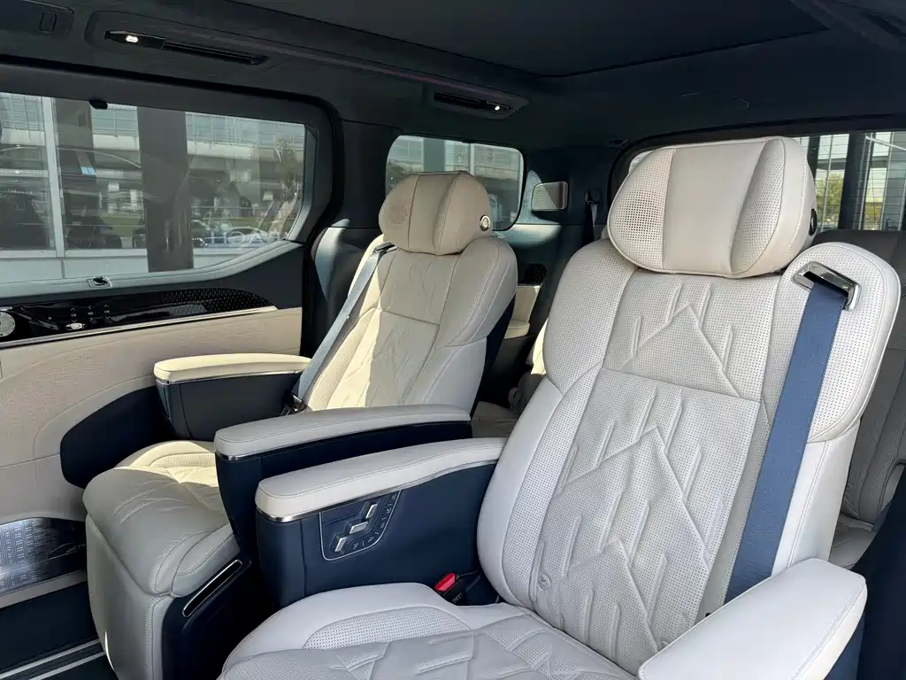 Zeekr Zeekr 009 2024 7-seater Aisle Version AWD 108kWh 2025 - thumbnail 12
