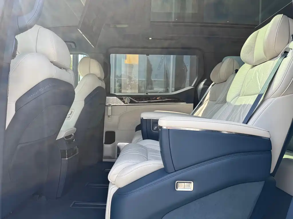 Zeekr Zeekr 009 2024 7-seater Aisle Version AWD 108kWh 2025 - thumbnail 13