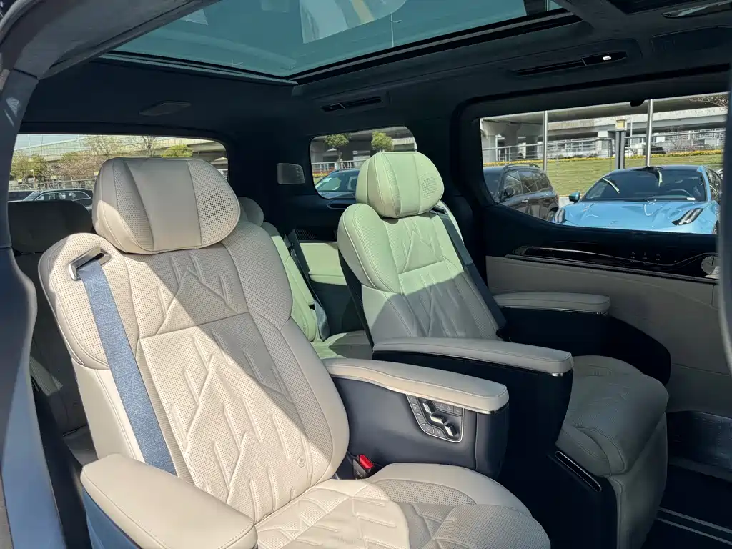 Zeekr Zeekr 009 2024 7-seater Aisle Version AWD 108kWh 2025 - thumbnail 16
