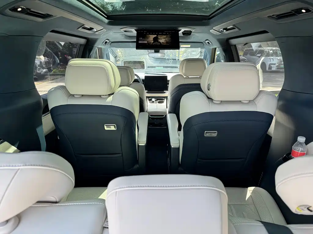 Zeekr Zeekr 009 2024 7-seater Aisle Version AWD 108kWh 2025 - thumbnail 19