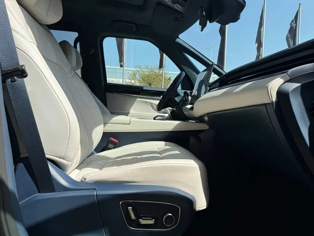 Zeekr Zeekr 009 2024 7-seater Aisle Version AWD 108kWh 2025 - thumbnail 21
