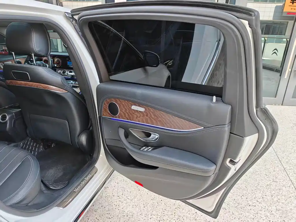 Mercedes-Benz Mercedes-Benz E-Class 2019 E 300 L Fashion Edition 2019 - thumbnail 19