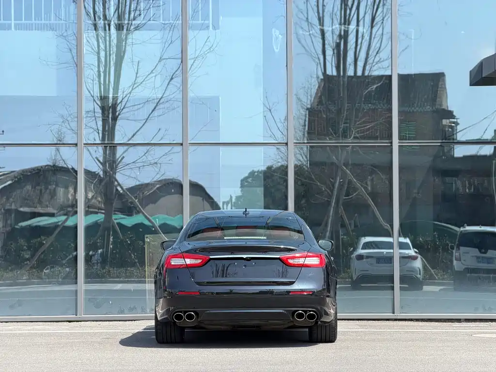 Maserati Chrysler 300C 2018 3.0T S Q4 Luxury Edition 2019 - thumbnail 4