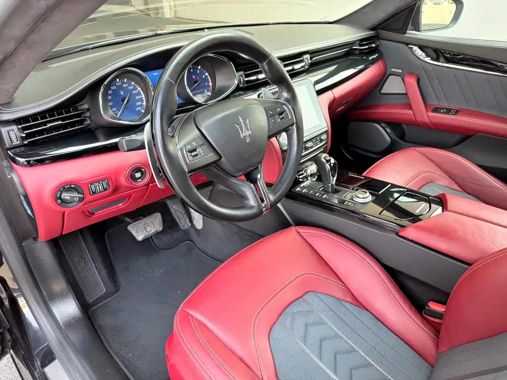 Maserati Chrysler 300C 2018 3.0T S Q4 Luxury Edition 2019 - thumbnail 6