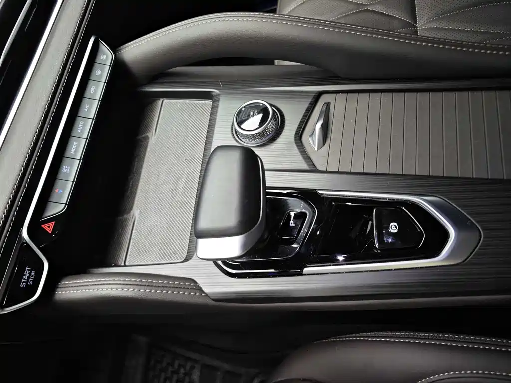 Geely Automobile Geely Xingyue L 2025 2.0TD Automatic Yun Edition 2025 - thumbnail 10