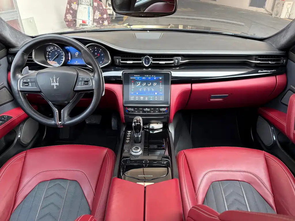 Maserati Chrysler 300C 2018 3.0T S Q4 Luxury Edition 2019 - thumbnail 10