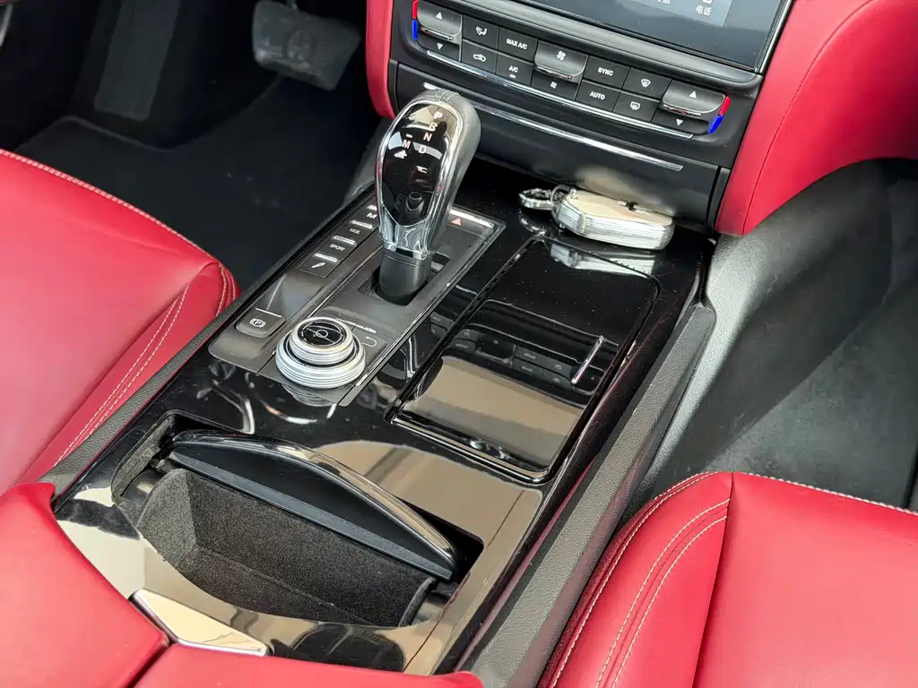 Maserati Chrysler 300C 2018 3.0T S Q4 Luxury Edition 2019 - thumbnail 12