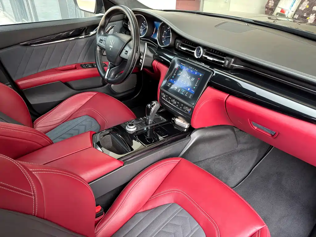 Maserati Chrysler 300C 2018 3.0T S Q4 Luxury Edition 2019 - thumbnail 13