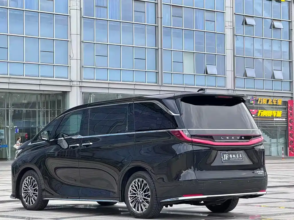 Lexus Lexus LM 2023 500h Six-Seat Executive Version 2024 - thumbnail 4