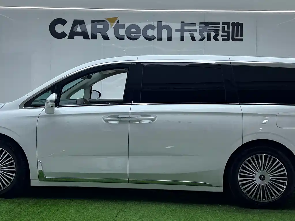 Lantu Automobile Lantu Dreamer 2025 EV AWD Flagship Kunpeng Edition 2024 - thumbnail 2